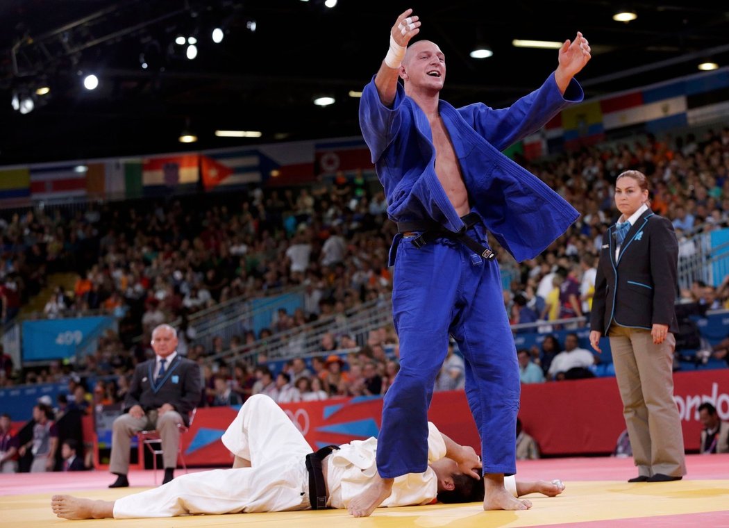 Lukáš Krpálek drží slovo! Japonce Takamasu Anaie ve druhém kole olympiády zmasakroval