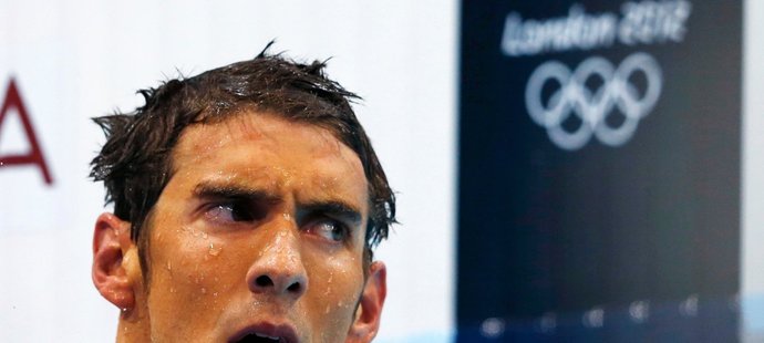 Zklamaný Michael Phelps, kterému nevyšel hned první pokus o zlato - na polohové čtyřstovce skončil až čtvrtý