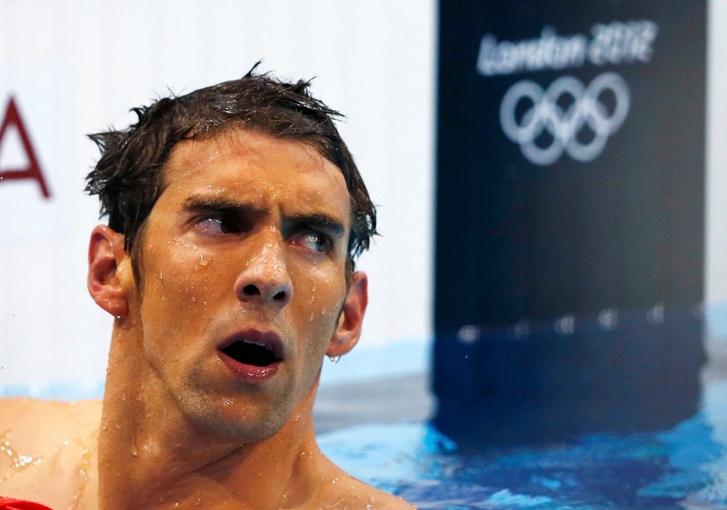 Zklamaný Michael Phelps, kterému nevyšel hned první pokus o zlato - na polohové čtyřstovce skončil až čtvrtý