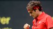 Roger Federer se raduje z úspěšné výměny v semifinále olympijského turnaje proti Del Potrovi