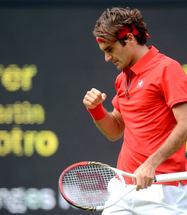 Roger Federer se raduje z úspěšné výměny v semifinále olympijského turnaje proti Del Potrovi Roger Federer se raduje z úspěšné výměny v semifinále olympijského turnaje proti Del Potrovi