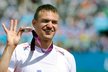 Ondřej Synek se chlubí svojí stříbrnou medailí z olympijského závodu