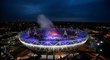 Olympijské kruhy v leteckém pohledu na Olympijský stadion při slavnostním zahájení
