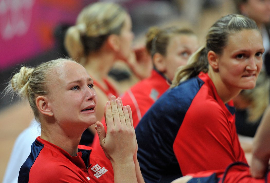 Michaela Zrůstová po porážce s Francií plakala, české basketbalistky mrzel promarněný náskok, který ztratily v poslední čtvrtině