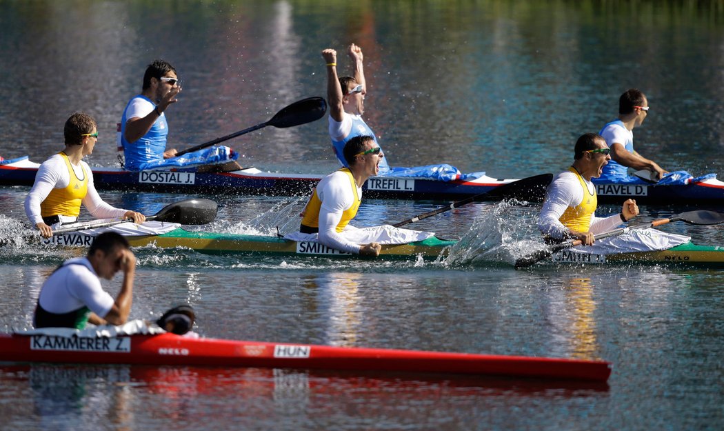 Češi zvedají ruce nad hlavu. Sedmá olympijská medaile je na světě