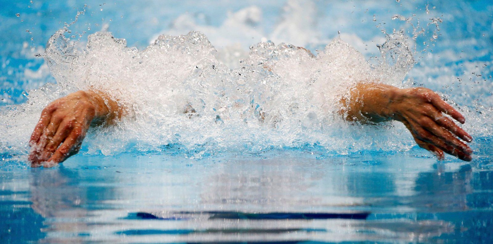 Hlavně neztratit hlavu. To se však favorizovanému plavci Michaelu Phelpsovi (na fotce) jen tak nestane... Hlavně neztratit hlavu. To se však favorizovanému plavci Michaelu Phelpsovi (na fotce) jen tak nestane...