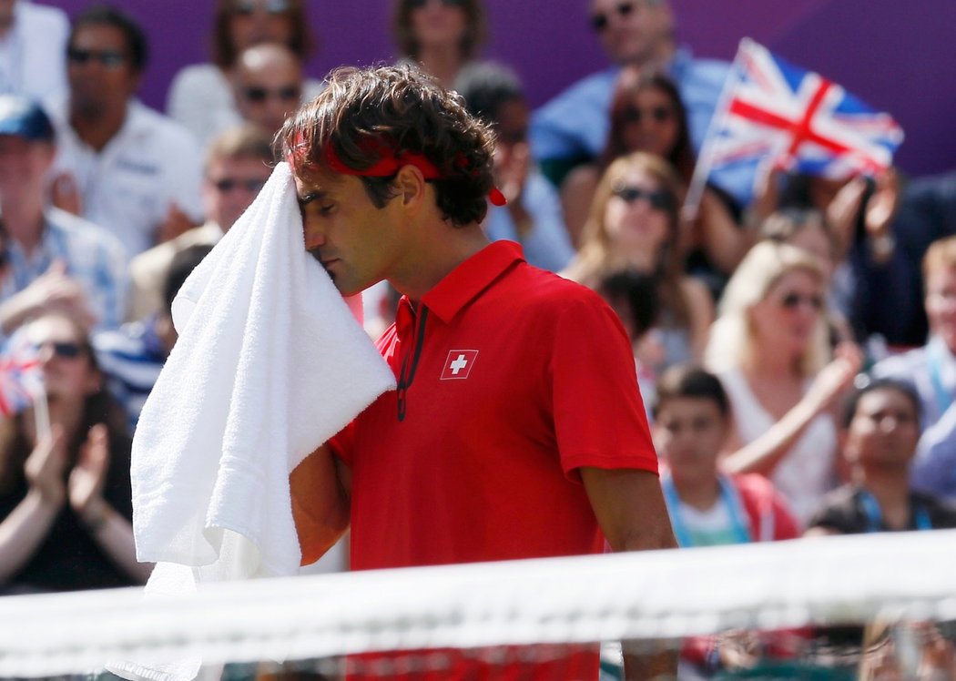 Roger Federer neměl den! Murray ho zničil ve třech setech a získal olympijské zlato