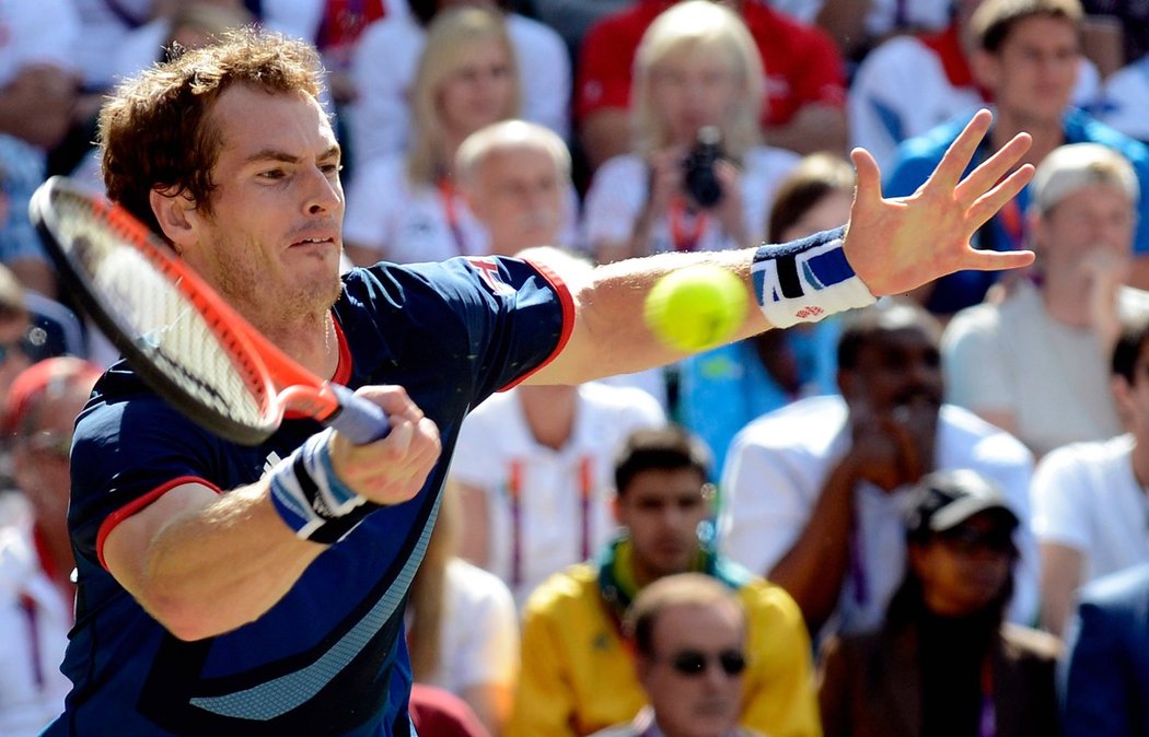 Brit Andy Murray se stal olympijským vítězem. Ve finále zničil světovou jedničku Švýcara Rogera Federera ve třech setech
