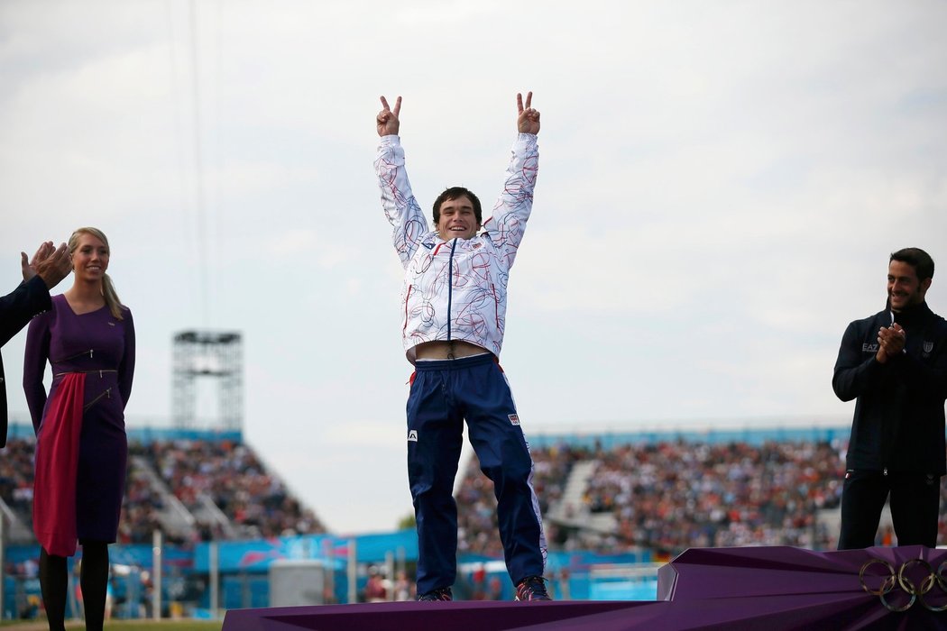 Zlatí sice není, ale i ze stříbrné medaile je parádní radost! Navíc, když byl Hradilek prvním čechem, který ji na londýnské olympiádě vybojoval