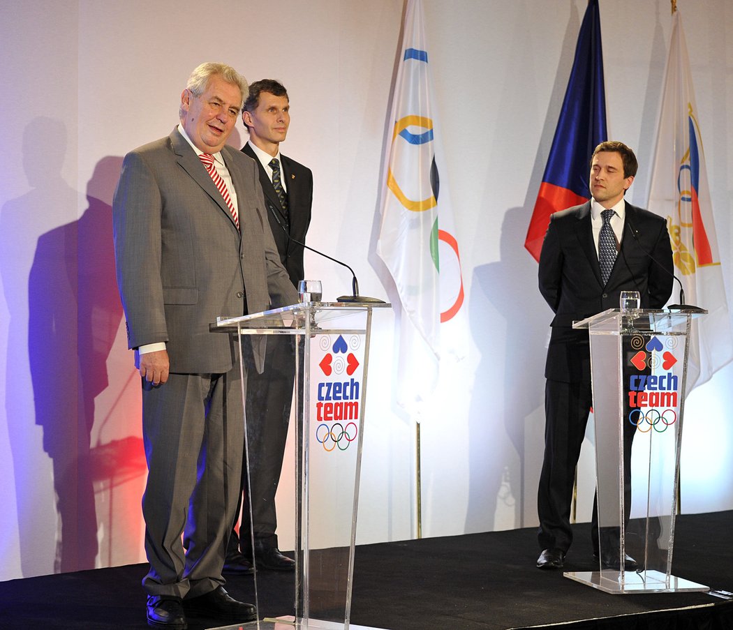 Prezident České republiky Miloš Zeman pozval české sportovce na Pražský hrad, kde sledoval oznámení nominace pro Hry v Soči. Poletí minimálně 85 nominovaných.
