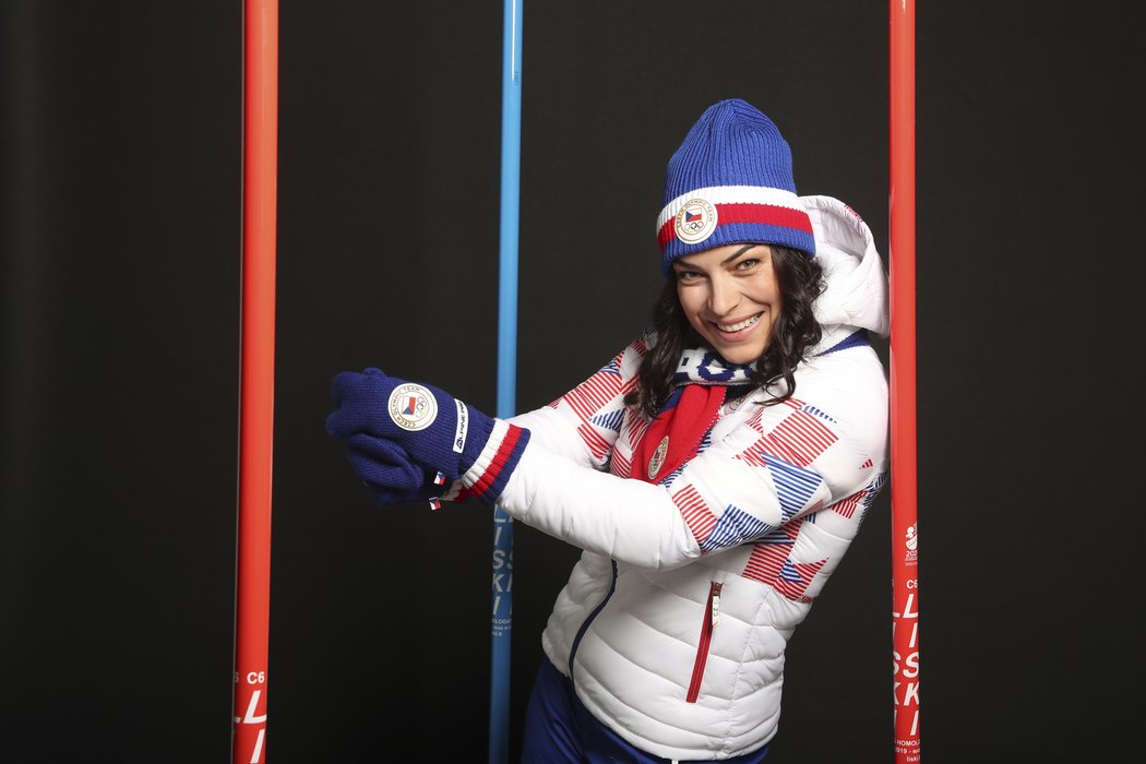 Lyžařka Martina Dubovská v nové olympijské kolekci