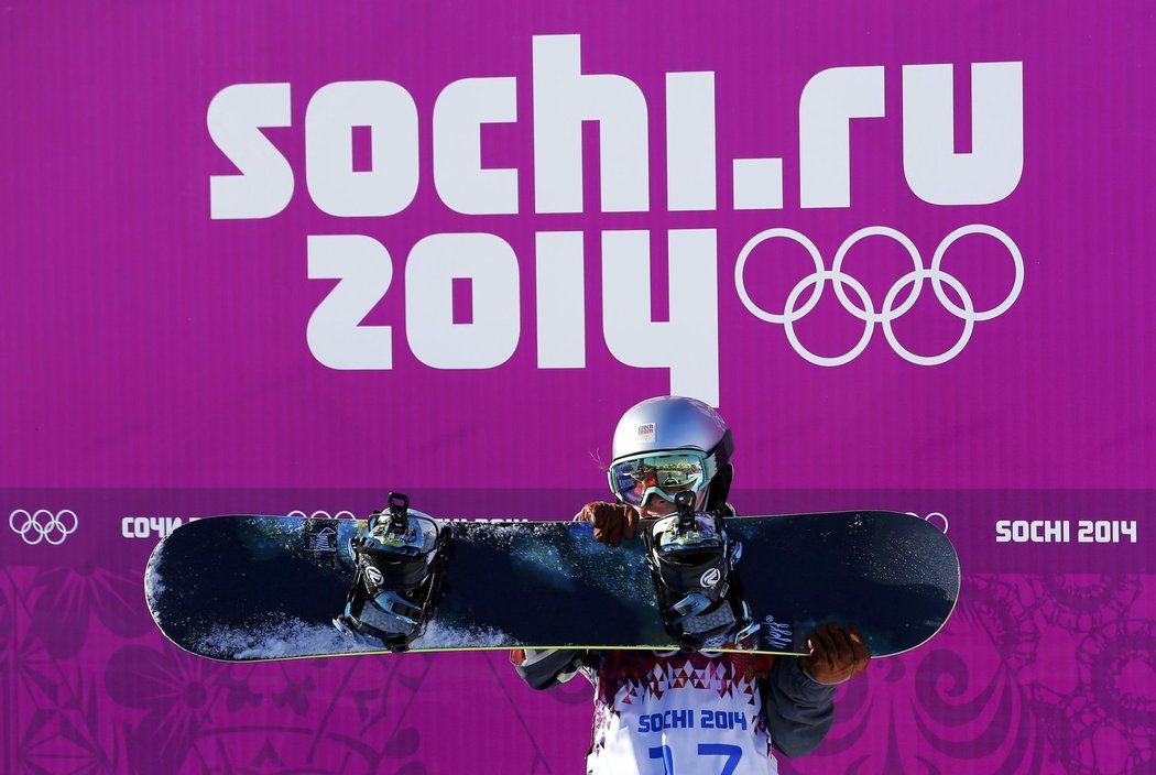 Šárka Pančochová po dojezdu druhé kvalifikační jízdy ve slopestylu ženna olympiádě v Soči