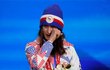 Martina Sáblíková se po předání bronzové medaile na olympiádě v Pekingu neubránila slzám