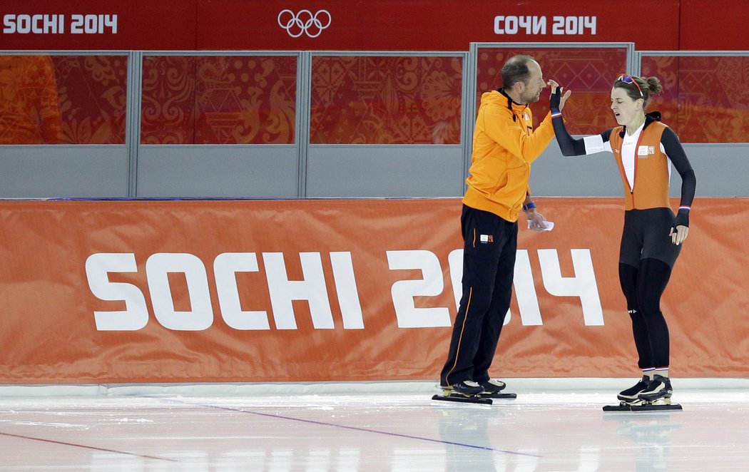 Nová olympijská šampiona z olympiády v Soči Ireen Wüstová. Nizozemská rychlobruslařka porazila na trati 3000 metrů i Martinu Sáblíkovou