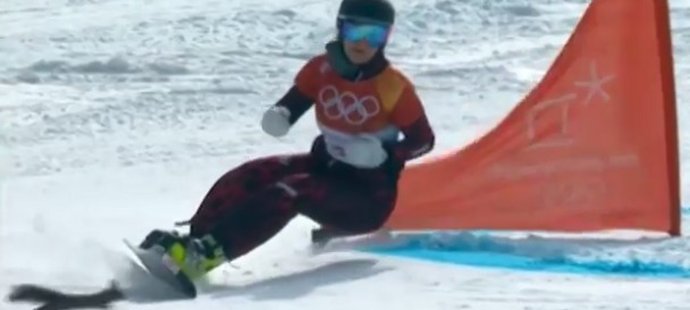 V osmifinálové jízdě snowboardistek vyběhla pod prkno rakouské závodnice Daniely Ublingové veverka