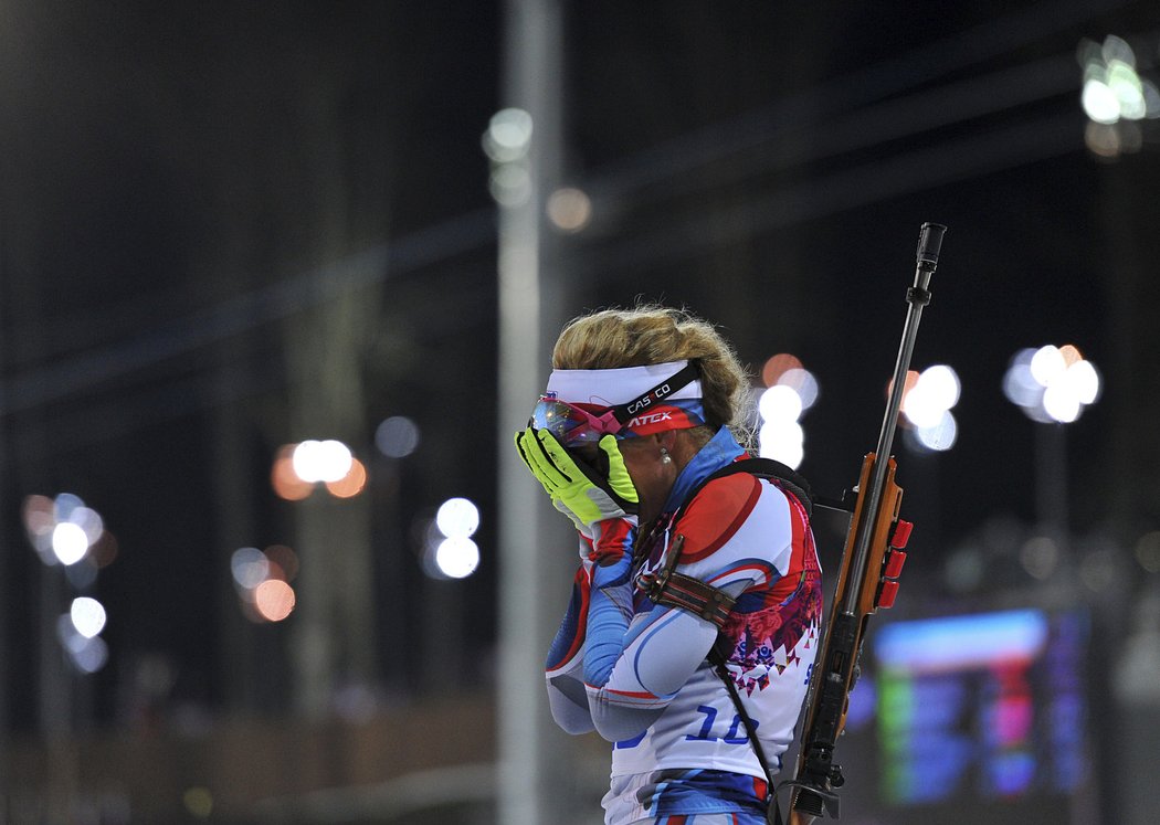 Gabriela Soukalová jakoby nemohla uvěřit, že získala stříbrnou olympijskou medaili