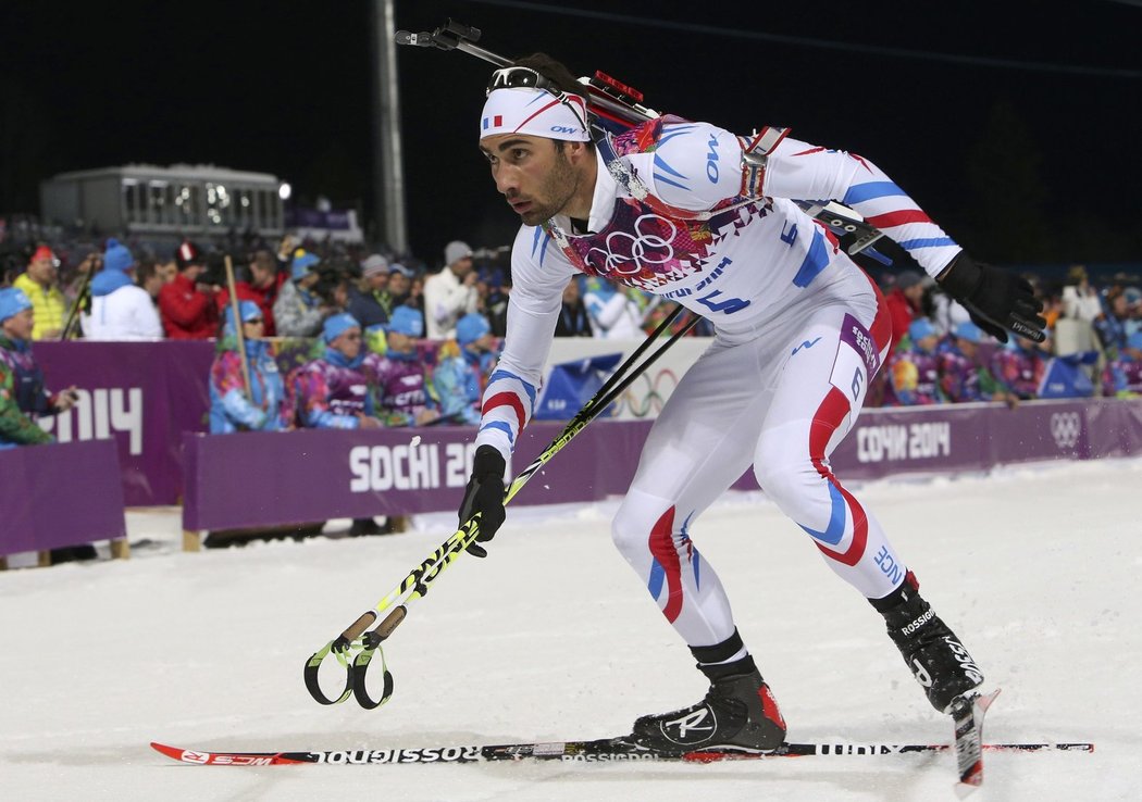 Francouz Martin Fourcade opouští střelnici a jede si pro olympijské zlato