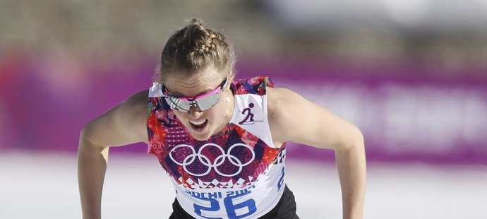 Olympijský pařák. Američanka Sadie Bjornsenová na trati klasické desítky úplně bez rukávů