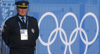 Soči chrání opona z lepenky, modrá páska i běloruští "olympionici"