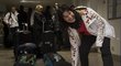 Akrobatická lyžařka Nikola Sudová čeká na odbavení na letišti Praha-Kbely, odkud odcestovala první část české výpravy na olympijské hry v Soči