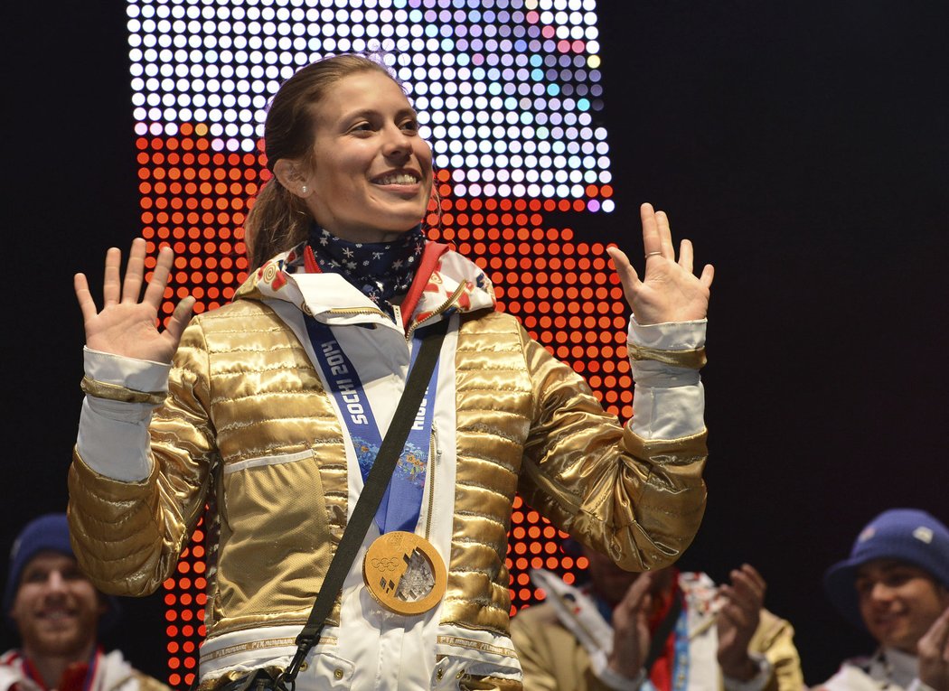 Eva Samková si užívá přivítání od fanoušků v olympijském parku na Letné