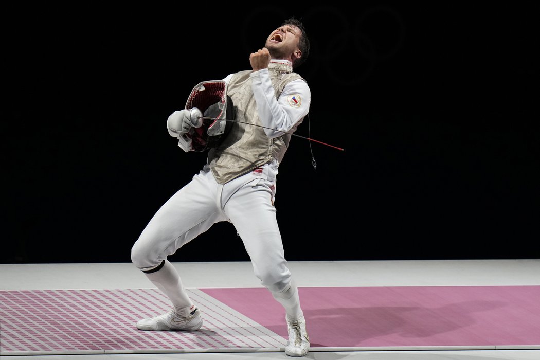 Momentálně se Alex snaží probojovat mezi tři nejlepší fleretisty Evropy, aby mohl reprezentovat Česko na LOH v Paříži 2024.