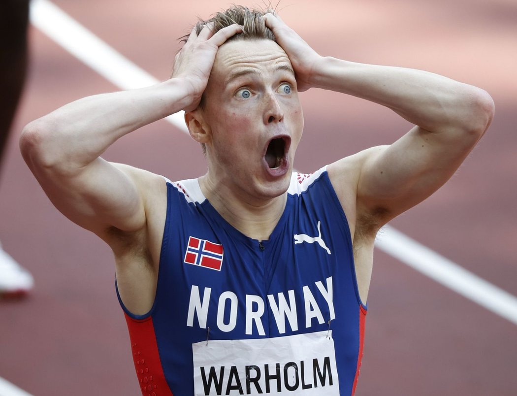 Karsten Warholm se raduje ze svého světového rekordu na 400 m překážek