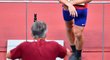 Vítězslav Veselý se radí s trenérem Janem Železným v olympijském souboji o medaile Vítězslav Veselý se radí s trenérem Janem Železným v olympijském souboji o medaile