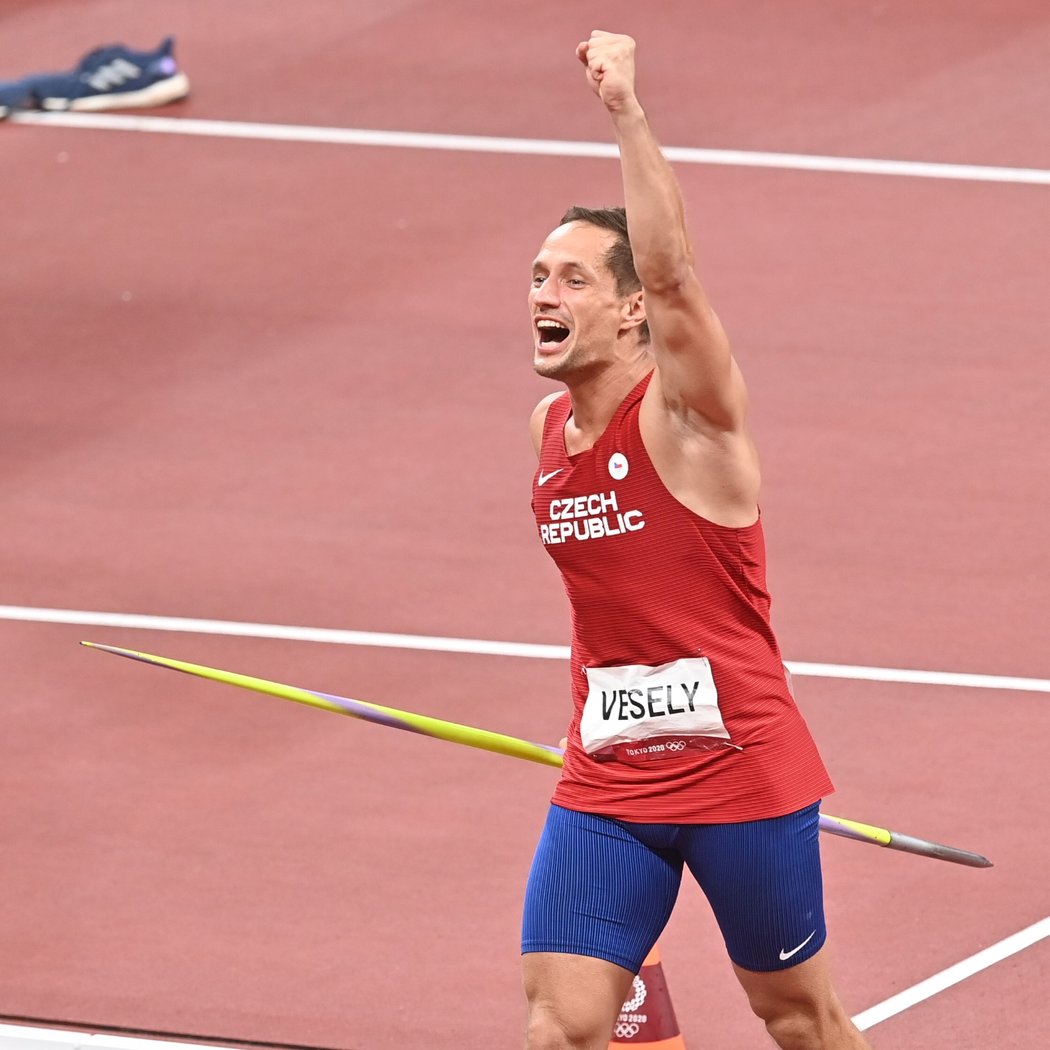 Vítězslav Veselý se raduje ve finále olympijské soutěže oštěpařů, nyní ho čeká evropský šampionát
