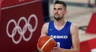 Češi poprvé v obří olympijské hale. Připomíná mi to Real, řekl Satoranský