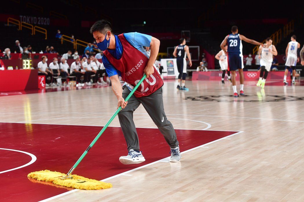 Čeští basketbalisté prohráli důležitý zápas s Francií o 20 bodů