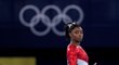 Americká hvězda gymnastiky Simone Bilesová během závodu v Tokiu, kde odstoupila