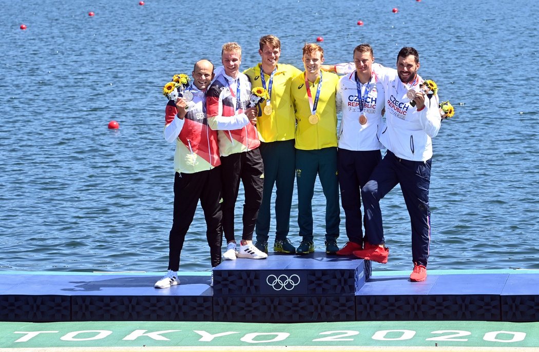 Rychlostní kanoisté Josef Dostál a Radek Šlouf vybojovali na olympijských hrách bronz v závodě deblkajaků na trati 1000 metrů