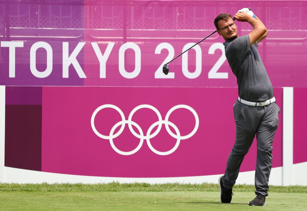 Český golfista Ondřej Lieser v olympijském turnaji v Tokiu