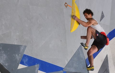 Český lezec ve finále boulderingu