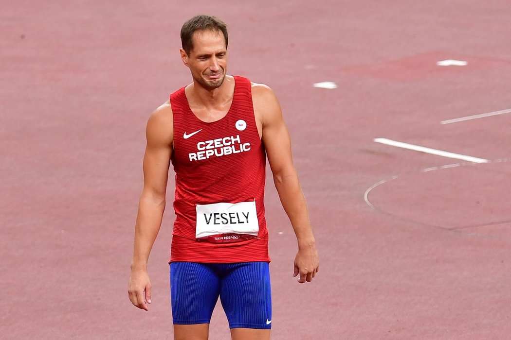 Zkušený český oštěpař Vítězslav Veselý se v osmatřiceti letech dočkal v Tokiu olympijského stříbra