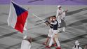 Petra Kvitová s Tomášem Satoranským přivádějí českou výpravu na olympijský stadion.