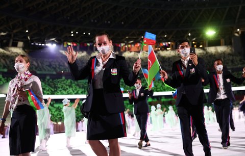 Výprava Ázerbájdžánu na ploše olympijského stadionu