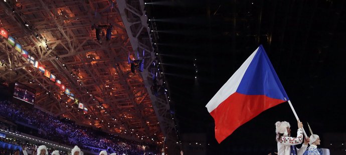 Šárka Strachová přivádí českou výpravu na olympijský stadion v Soči