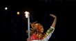 Maria Šarapovová přináši olympijskou pochodeň