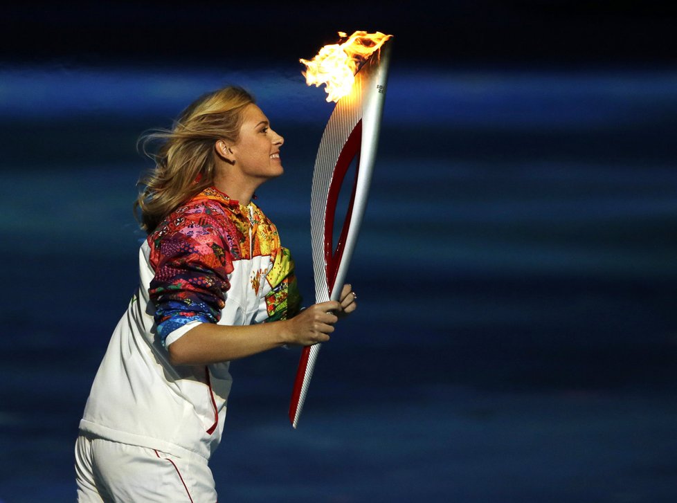 Maria Šarapovová si užívá chvíle s olympijskou pochodní
