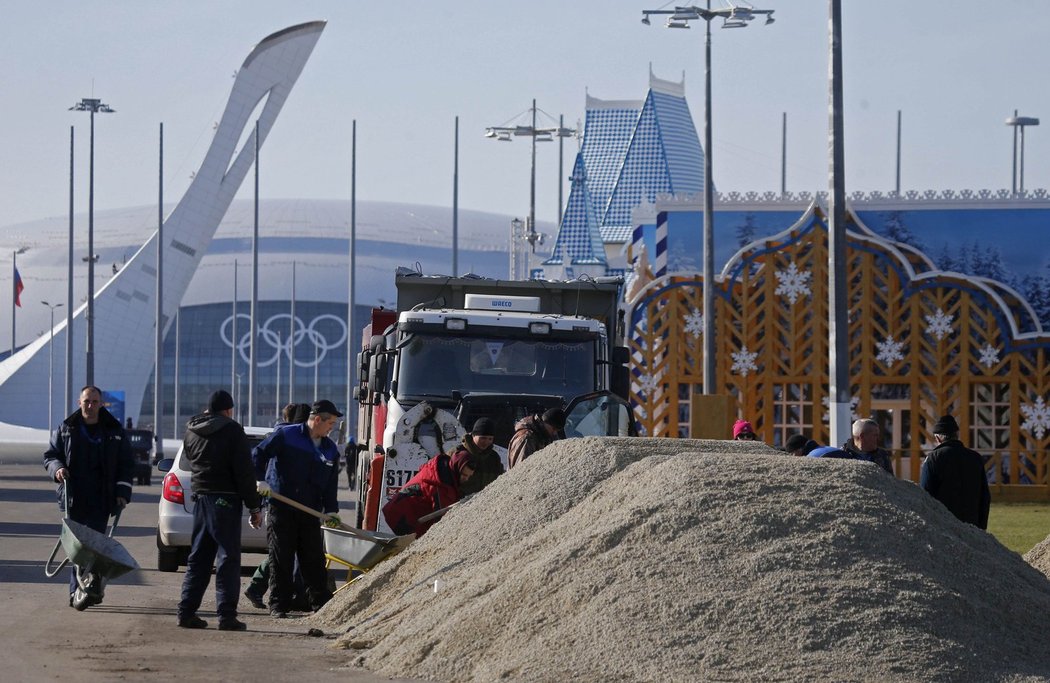 Práce na olympijském areálu v Soči ještě zdaleka nejsou dokončené