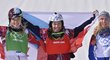 Eva Samková se raduje poté, co suverénním způsobem ovládla snowboardcross
