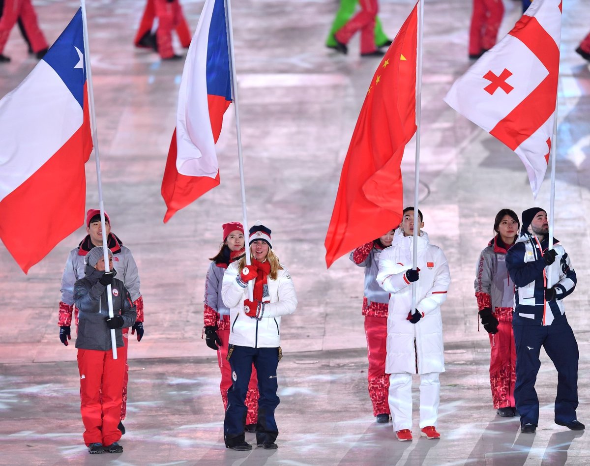 Českou vlajkonoškou na závěrečném ceremoniálu ZOH v Pchjongčchangu byla Ester Ledecká