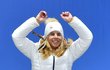 Hop pro zlato. Druhé! Ester Ledecká při medailovém ceremoniálu za paralelní obří slalom snowboardistek