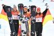 Ester Ledecká se svými německými soupeřkami na stupních vítězů - vpravo bronzová Ramona Theresia Hofmeisterová a vlevo poražená finalistka Selina Jörgová