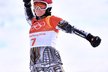 Je to tam! Ester Ledecká se raduje z finálového triumfu v paralelním obřím slalomu snowboardistek
