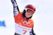 Ester Ledecká a její vítězné gesto ve finále paralelního obřího slalomu snowboardistek na olympiádě