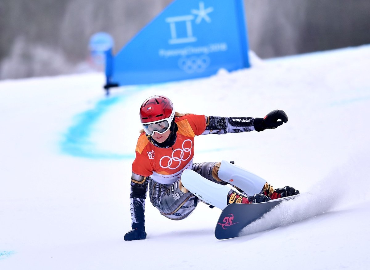 Ester Ledecká na olympijské trati v paralelním obřím slalomu, kde přepsala sportovní historii