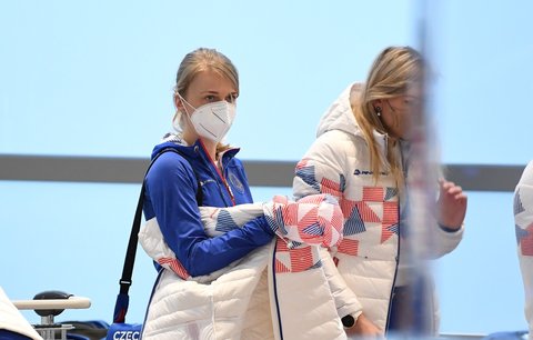 Biatlonistky Eva Puskarčíková a Lucie Charvátová před odletem do Pekingu